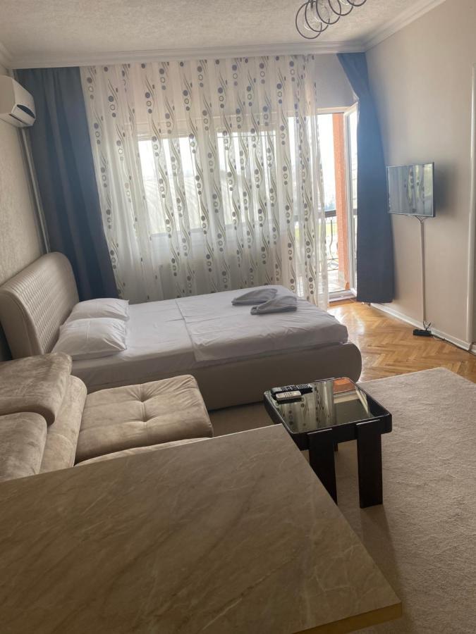 Apartment Perla Пристина Екстериор снимка